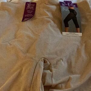 Naomi & Nicole Firm Control Capri Shapewear